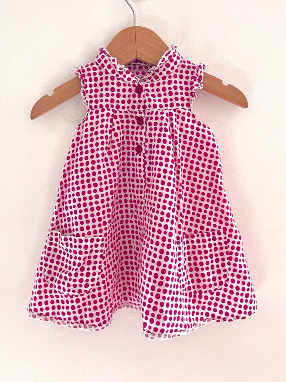 4/$20💥Pockets! Collared Sleeveless Swing Dress, Buttons, Magenta Circle Gingham